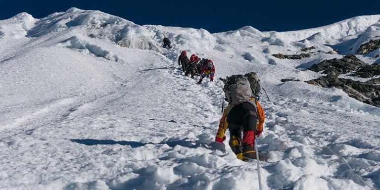 Amadablam Expedition 6856M