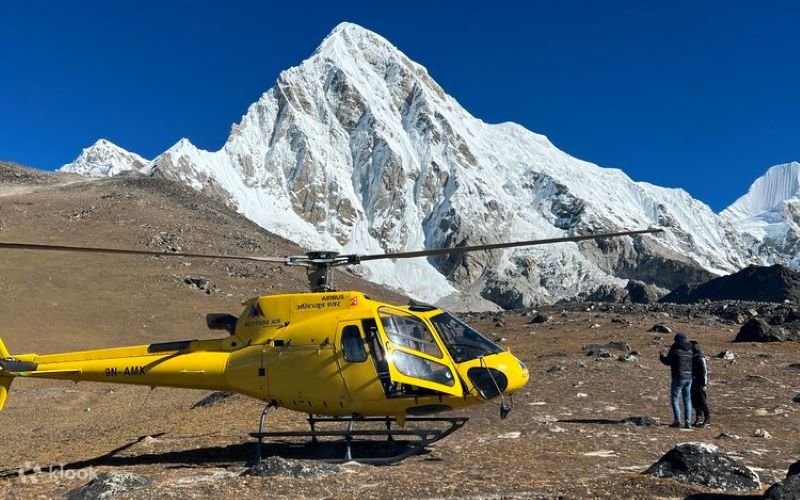EBC helicopter tour